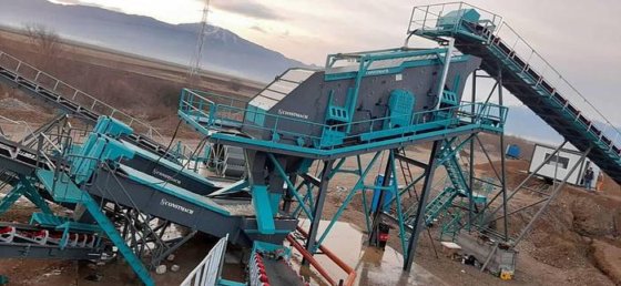 スクリュー式砂洗浄機