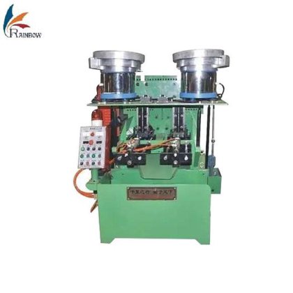 Full automatic nut tapping machine