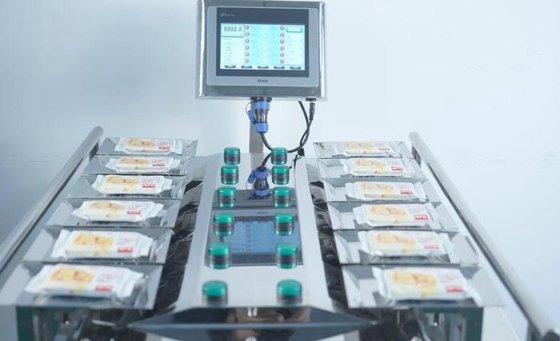 手動半自動 10 の 14 の頭部の組合せの重量を量る計量器、スケール機械