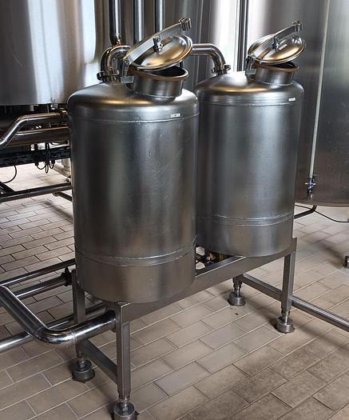 ホップ投与タンク