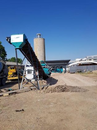 移动混凝土搅拌站