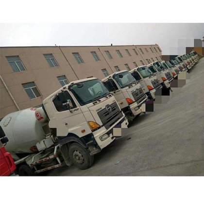 2012 hino 700