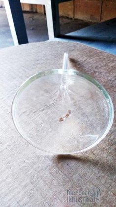 玻璃漏斗，直径 8 厘米，Pyrex 品牌