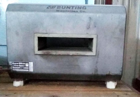 磁铁彩旗 100 – 240V