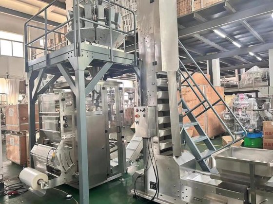 用于食品加工生产线的定制可调节高度 304 不锈钢多头秤支撑工作平台