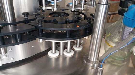 ガラス瓶洗浄機、充填機、キャッパー