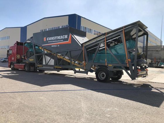 30 立方米移动混凝土搅拌站