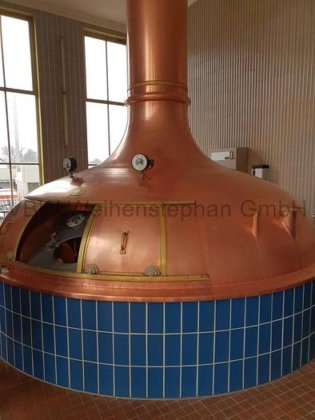 2つの容器を備えた醸造所