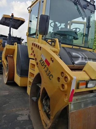 XCMG brand roller compactor XD133C
