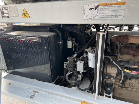 2000 JBT Commander 30 Cargo Loader in Santa Fe Springs, CA, USA