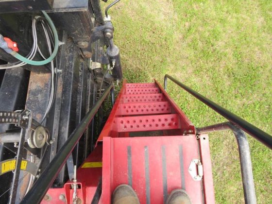 2002 Case IH LBX 331