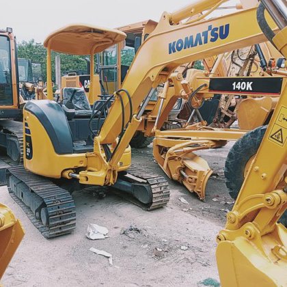 KOMATSU PC30