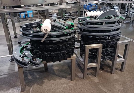 ガラス瓶充填機およびキャッパー