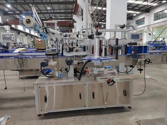 用于瓶子和产品高速精确贴标的自动贴标机