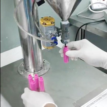 智通气动半自动睫毛膏/唇彩/指甲油灌装机单喷嘴