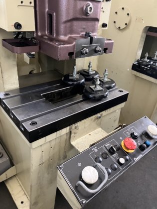 2017 AMADA TP35FX 35T 压力机