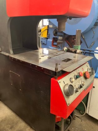 1990 AMADA SP-30Ⅱ 成套压力机（单冲压力机）