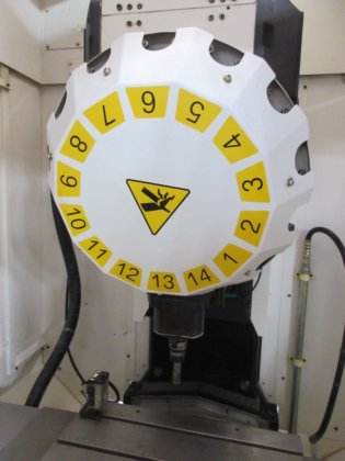 2001 FANUC α-T14iB Robodrill