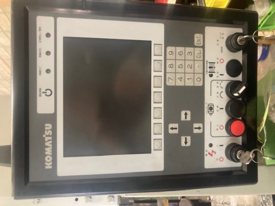 2010 コマツ E2W110-11K3 ストレートプレス