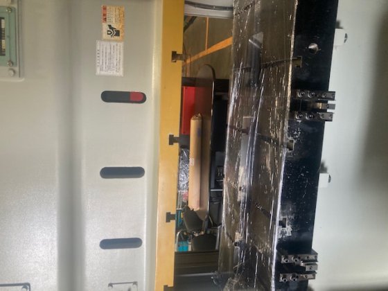 2010 コマツ E2W110-11K3 ストレートプレス