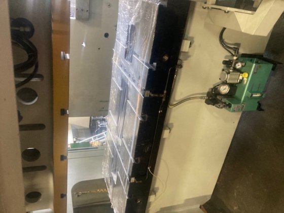 2010 コマツ E2W110-11K3 ストレートプレス