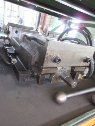 TSUDAKOMA 不明机械虎钳