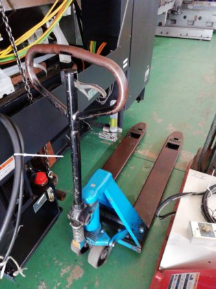 小松不明手动升降机