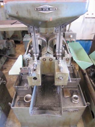 1984 年 东京攻丝机 SUPER-2 钻孔机