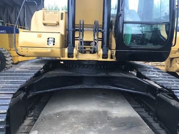 CATERPILLAR 幼虫330Cの掘削機