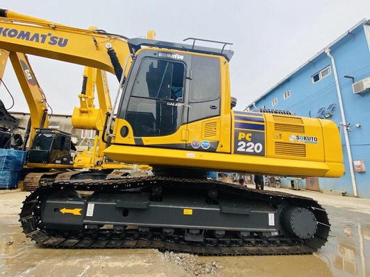 Komatsu PC220-8