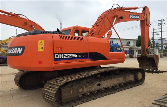 Doosan DH225