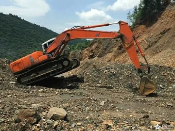 2001 HITACHI EX200-5