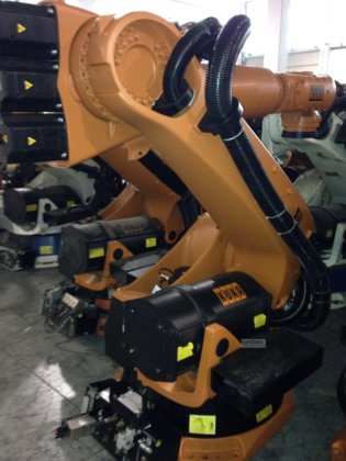 KUKA KR210-2