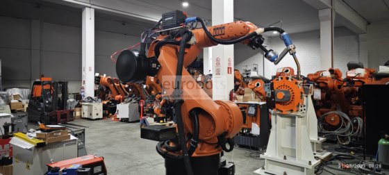 库卡 KUKA KR30-3 配备 3