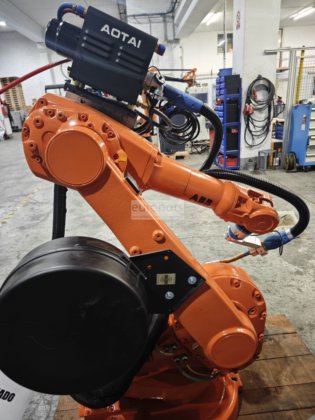 ABB IRB1600 与奥泰 500 安培焊机