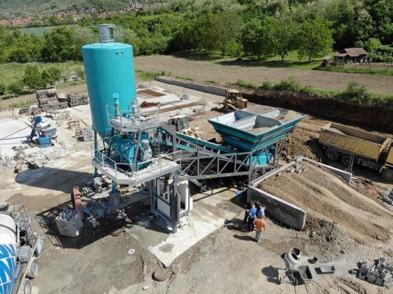 移动混凝土搅拌站