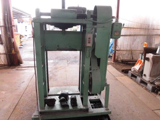 1974 電動ギロチン