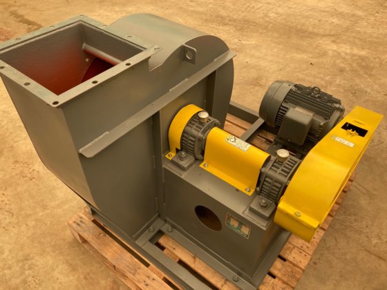 2001 朝日工機製作所 E-30型