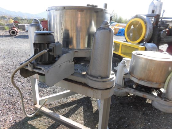 バスケット型遠心脱水機 (遠心分離機)