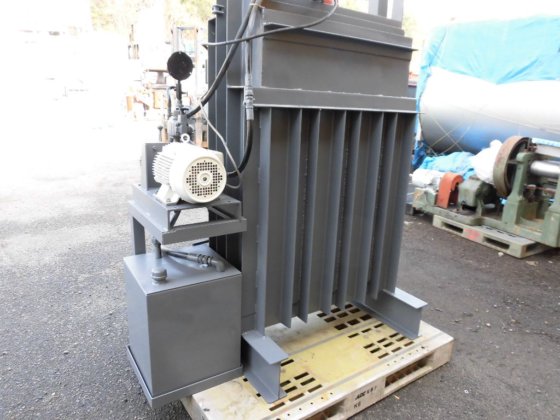 1995 縦型金属プレス機