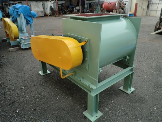 2010 野菜屑粉砕機