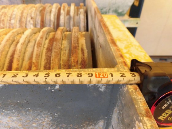 二軸ロールクラッシャー