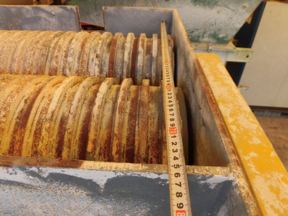 二軸ロールクラッシャー