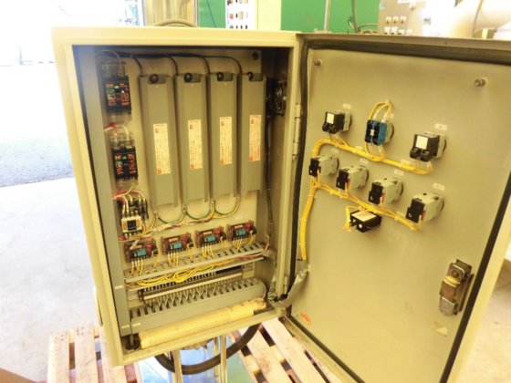 岩崎電気 GMV6504VF426T型