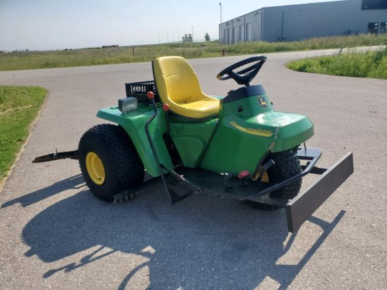 2016 John Deere 1200A Bunker Rake – 1550 Hours in Headingley, Manitoba ...