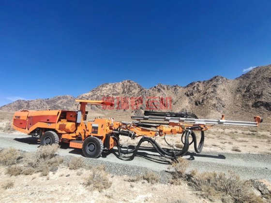 CYTJ45(A)矿用液压掘进钻车