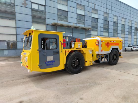 FCB-3 矿用柴油机无轨爆破器材运输车