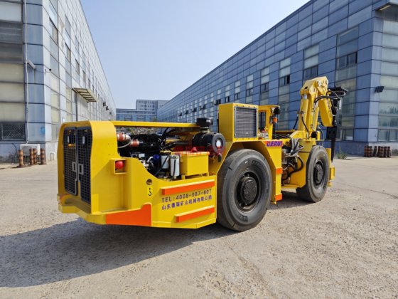 UPT-97/1800矿用破碎台车