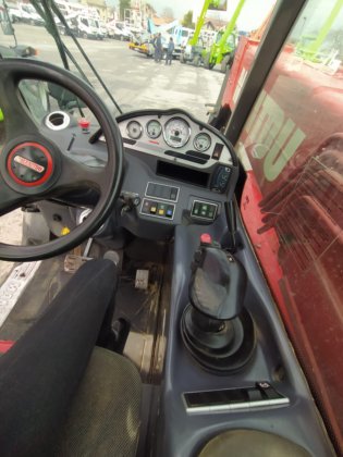 2012 MANITOU MLT735