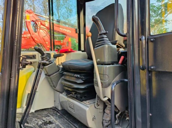 2023年 ヤンマー Vio 45